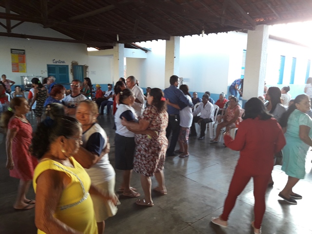 Idosos comemoram Dia das Mães em DEL - Imagem 66