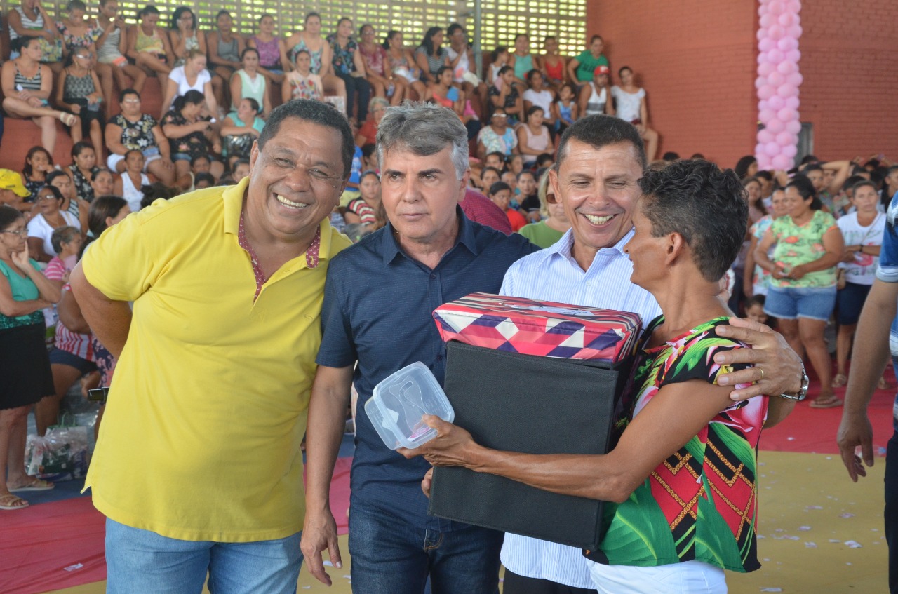 Festa para às Mães , um sucesso de público e excelentes brindes, entre eles uma moto okm  - Imagem 16