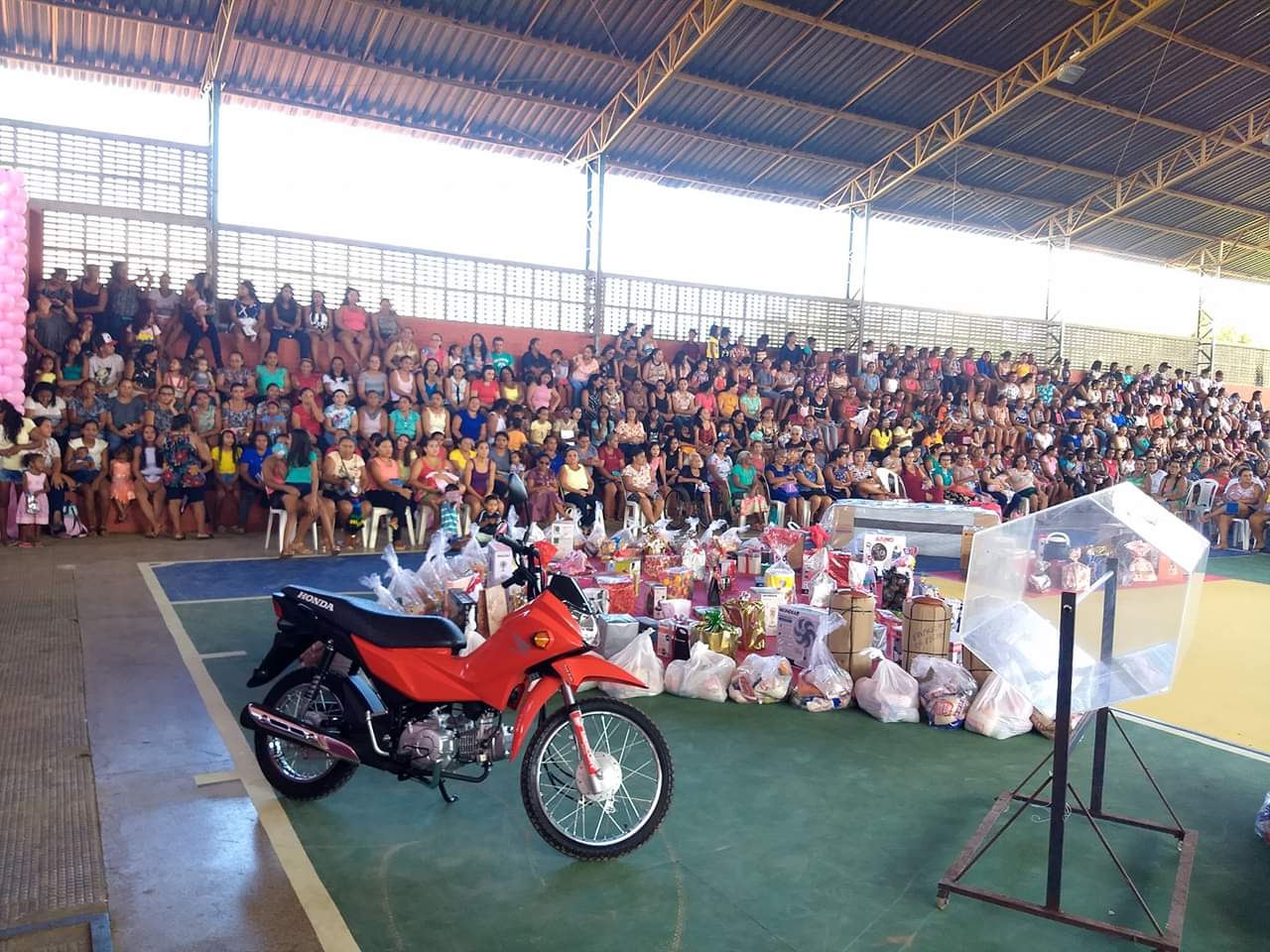 Festa para às Mães , um sucesso de público e excelentes brindes, entre eles uma moto okm  - Imagem 7