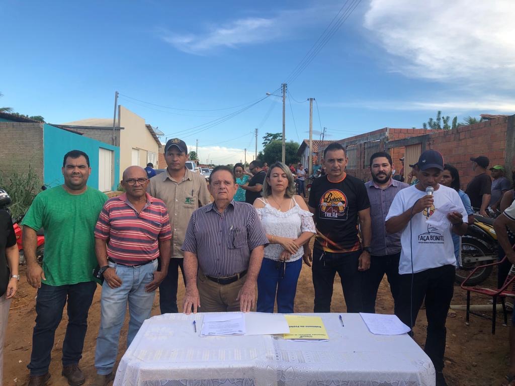 Prefeito de Uruçuí Dr. Wagner Coêlho assina ordem de serviço de pavimentação - Imagem 2