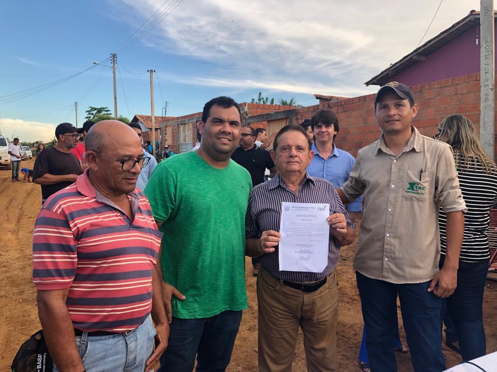 Prefeito de Uruçuí Dr. Wagner Coêlho assina ordem de serviço de pavimentação - Imagem 3