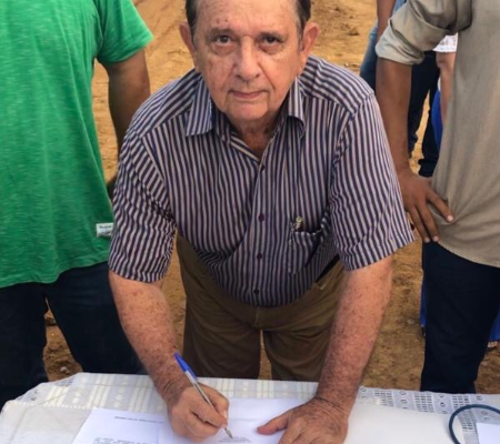 Prefeito de Uruçuí Dr. Wagner Coêlho assina ordem de serviço de pavimentação