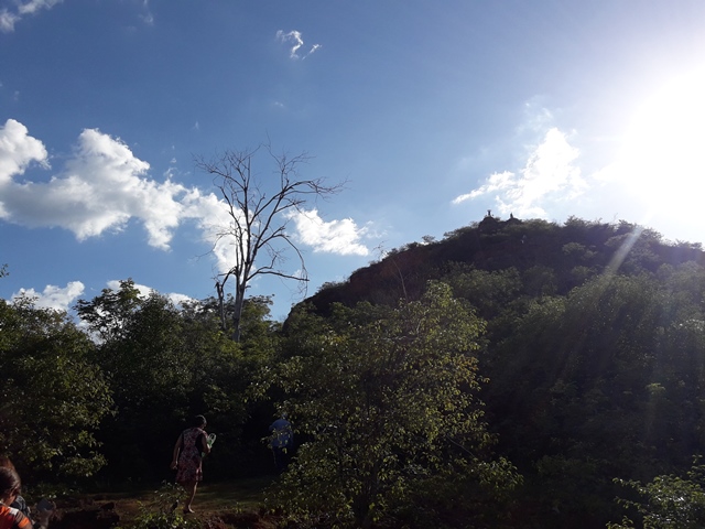 Peregrinação da subida do morro festejos da Santa Cruz em Malhada no município de Bocaina – PI - Imagem 36