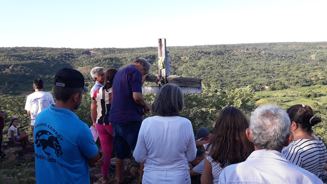 Peregrinação da subida do morro festejos da Santa Cruz em Malhada no município de Bocaina – PI - Imagem 79