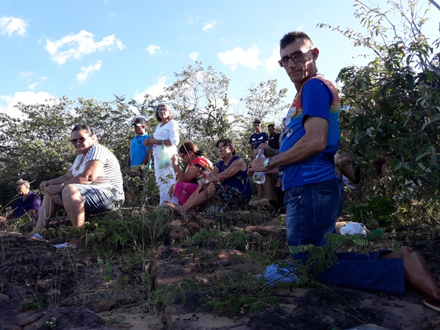 Peregrinação da subida do morro festejos da Santa Cruz em Malhada no município de Bocaina – PI - Imagem 61