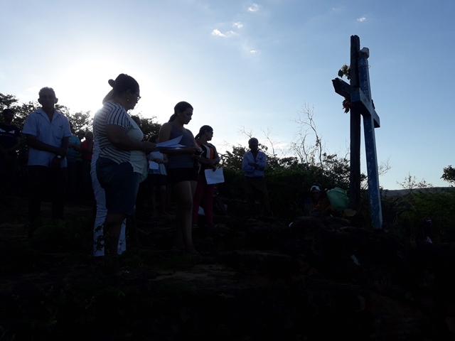 Peregrinação da subida do morro festejos da Santa Cruz em Malhada no município de Bocaina – PI - Imagem 67