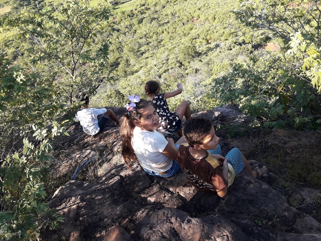 Peregrinação da subida do morro festejos da Santa Cruz em Malhada no município de Bocaina – PI - Imagem 64