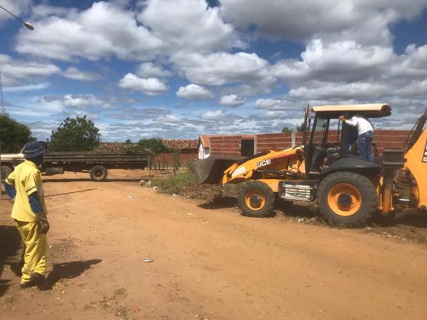 Secretaria de saúde realiza mutirão de limpeza na cidade de Santo Inácio  - Imagem 10