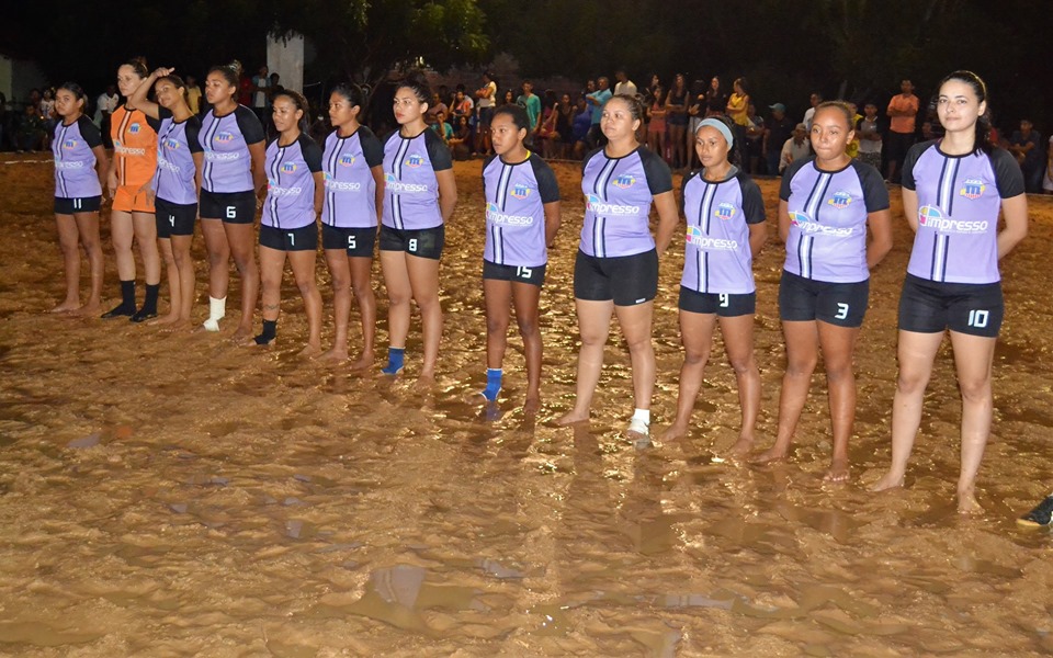 Equipe do Mato Feio goleia o Massapê e se consagra campeã do Torneio de Futebol de Areia Feminino 2019 - Imagem 35