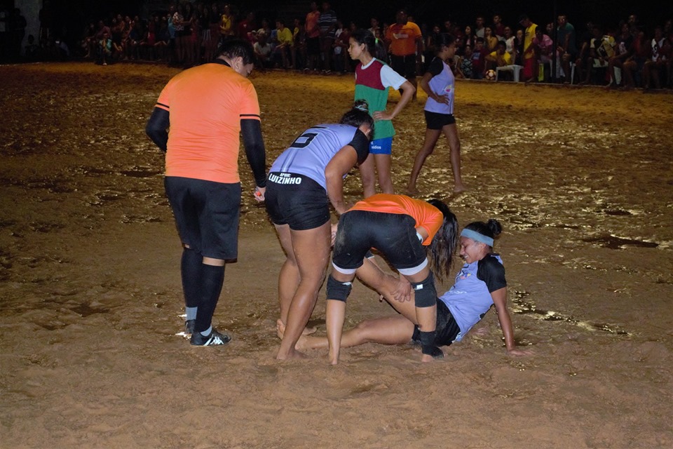 Equipe do Mato Feio goleia o Massapê e se consagra campeã do Torneio de Futebol de Areia Feminino 2019 - Imagem 33