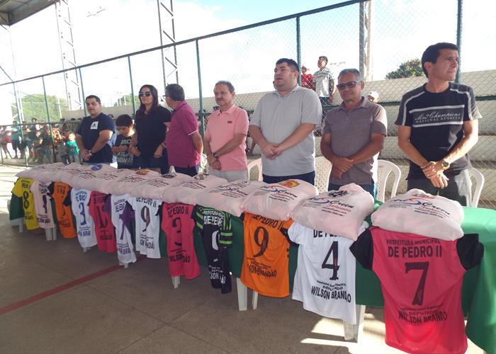 Atletas do futebol feminino iniciam a 2ª Copa Batom de Pedro II - Imagem 11