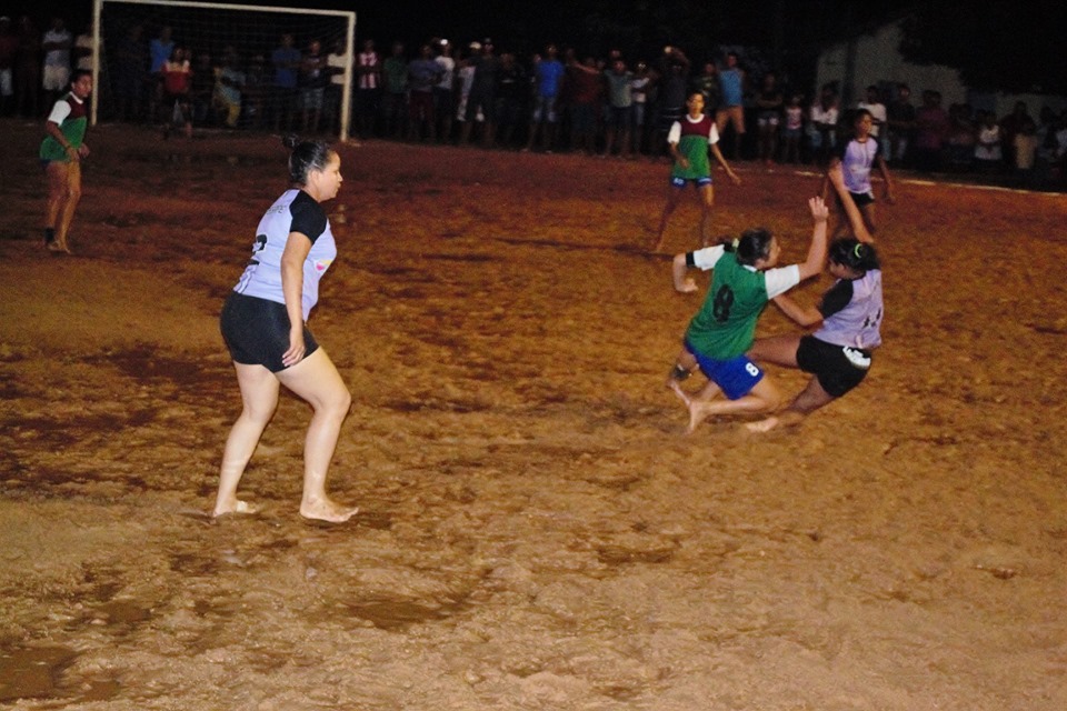 Equipe do Mato Feio goleia o Massapê e se consagra campeã do Torneio de Futebol de Areia Feminino 2019 - Imagem 27