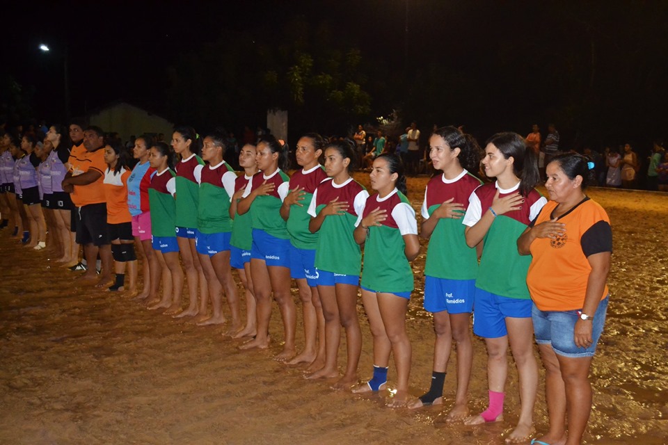 Equipe do Mato Feio goleia o Massapê e se consagra campeã do Torneio de Futebol de Areia Feminino 2019 - Imagem 37