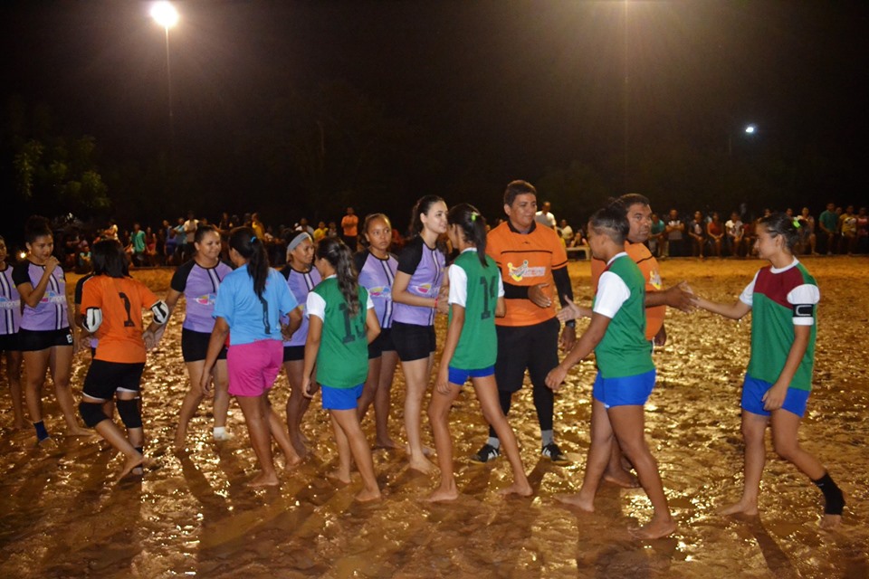 Equipe do Mato Feio goleia o Massapê e se consagra campeã do Torneio de Futebol de Areia Feminino 2019 - Imagem 10