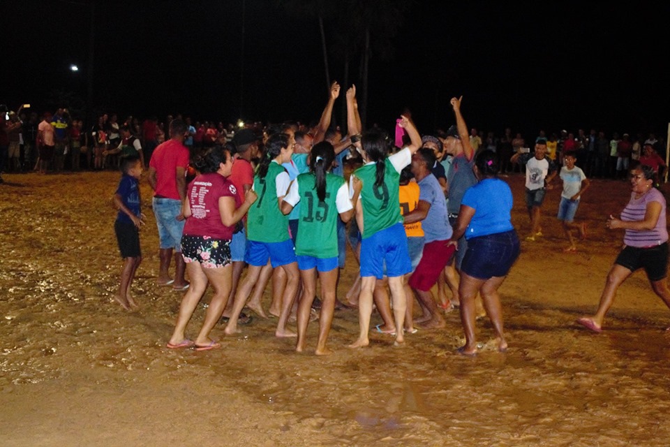 Equipe do Mato Feio goleia o Massapê e se consagra campeã do Torneio de Futebol de Areia Feminino 2019 - Imagem 41