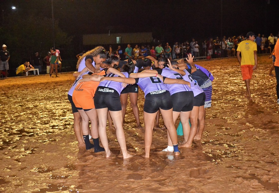 Equipe do Mato Feio goleia o Massapê e se consagra campeã do Torneio de Futebol de Areia Feminino 2019 - Imagem 5
