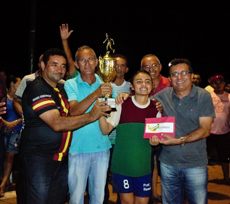 Equipe do Mato Feio goleia o Massapê e se consagra campeã do Torneio de Futebol de Areia Feminino 2019
