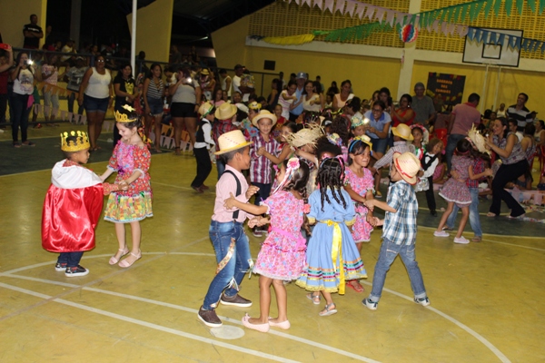 Escolinha Tia Loura realizou  arraiá com crianças - Imagem 46