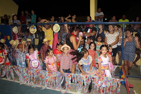 Escolinha Tia Loura realizou  arraiá com crianças - Imagem 26
