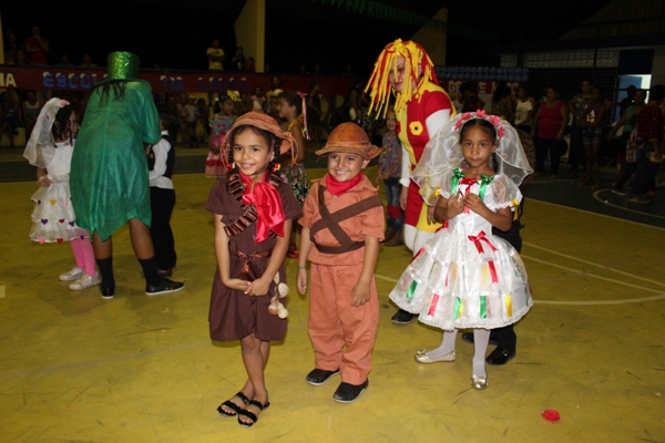 Escolinha Tia Loura realizou  arraiá com crianças - Imagem 34