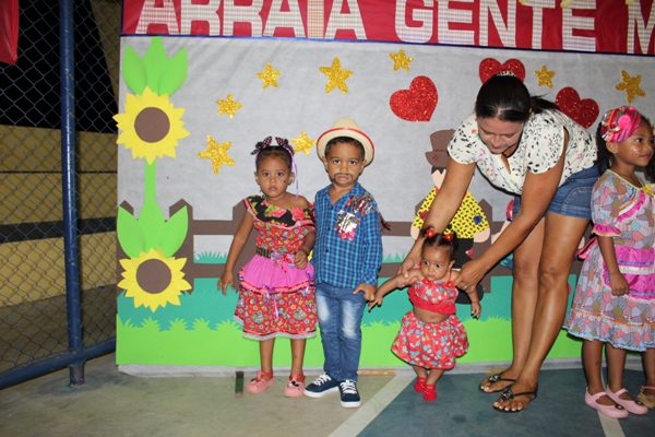 Escolinha Tia Loura realizou  arraiá com crianças - Imagem 3