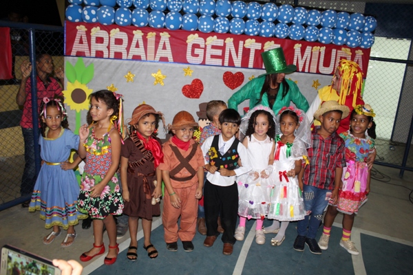 Escolinha Tia Loura realizou  arraiá com crianças - Imagem 37
