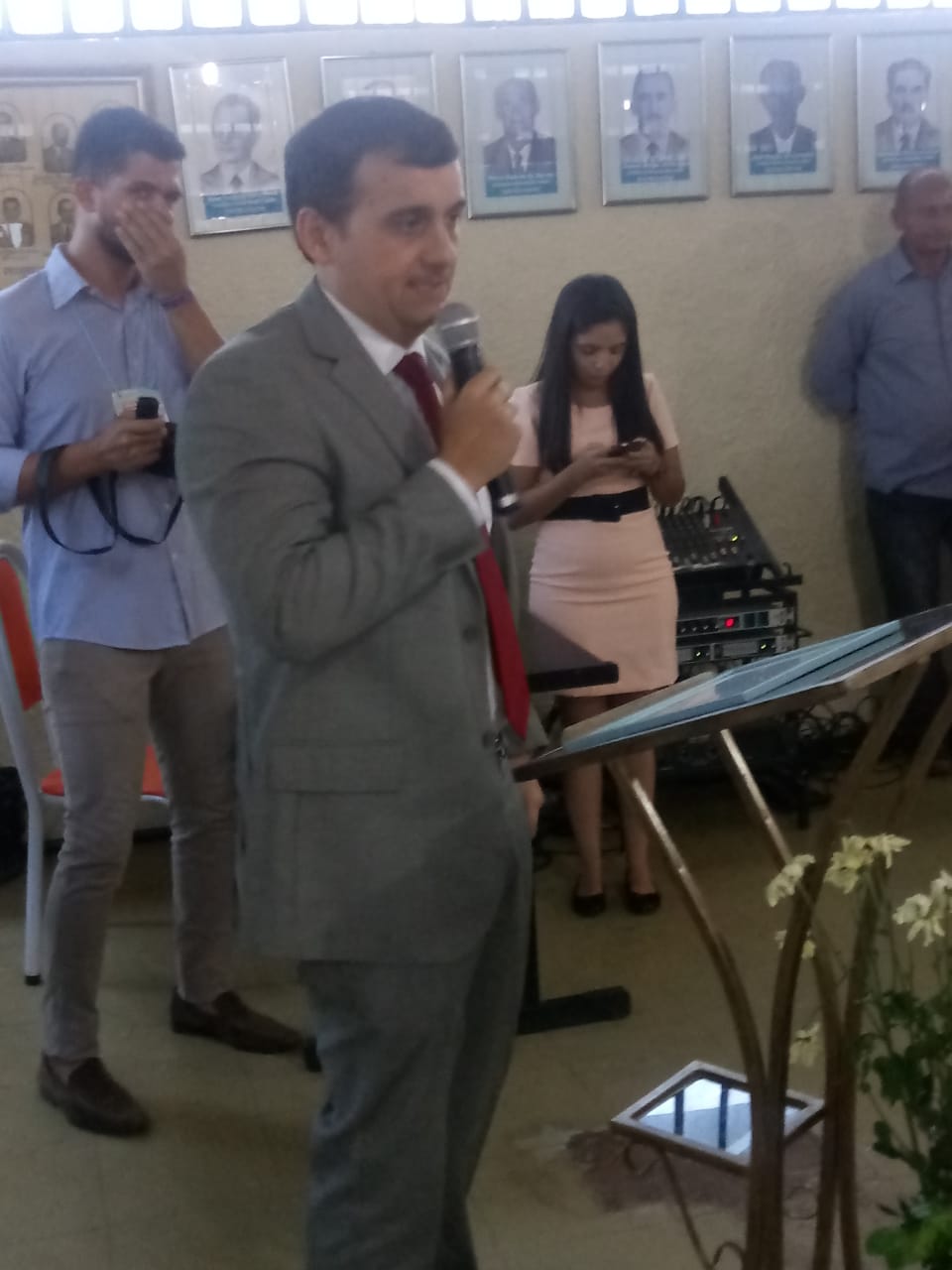 O Juiz da Comarca de Inhuma, Dr. Expedito Costa, recebe título de Cidadão Inhumense em Sessão Solene em aniversário da cidade. - Imagem 5