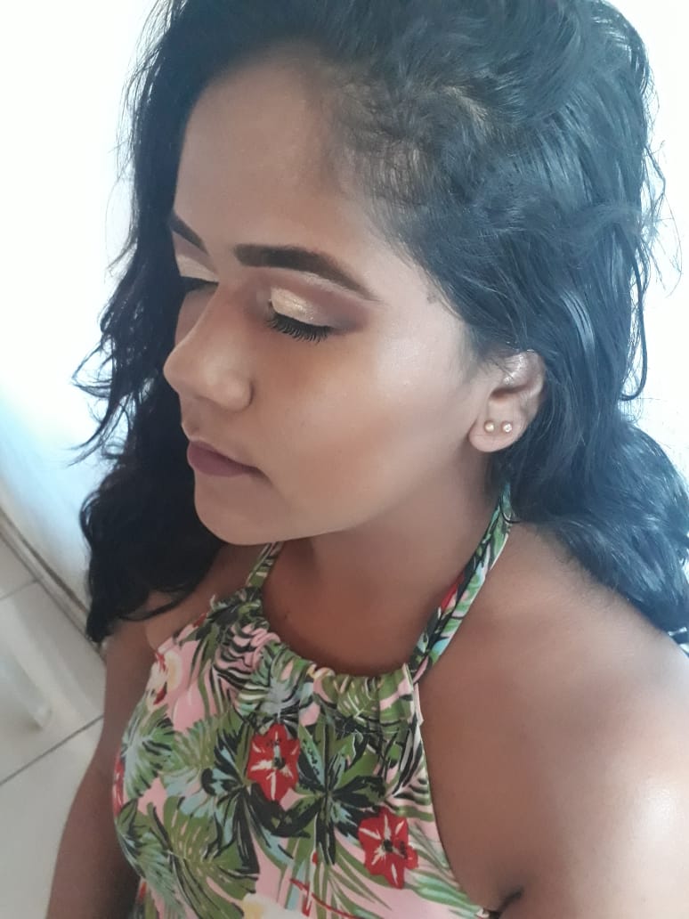 Jovens participam de curso de maquiagem no CRAS - Imagem 7