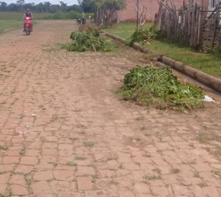 Prefeitura realiza mutirão de limpeza em toda cidade