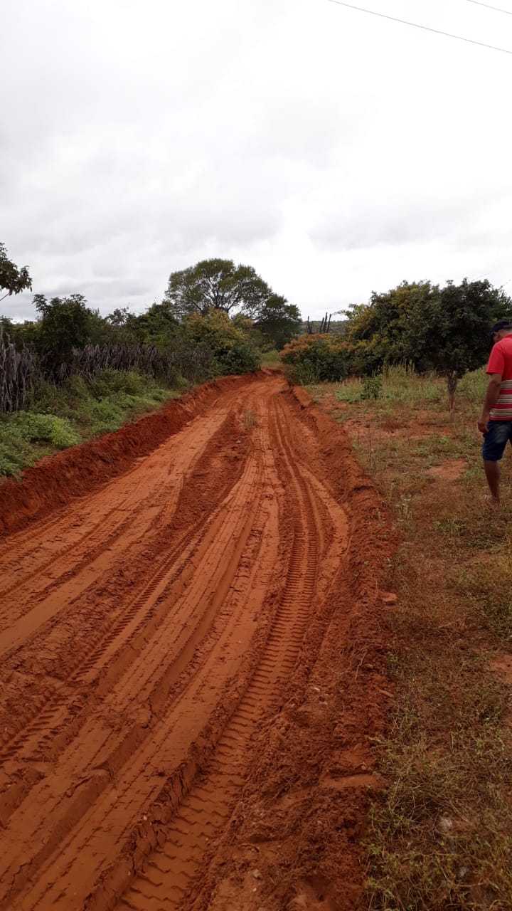 Prefeitura recupera estradas vicinais em Santo Inácio do Piauí - Imagem 4