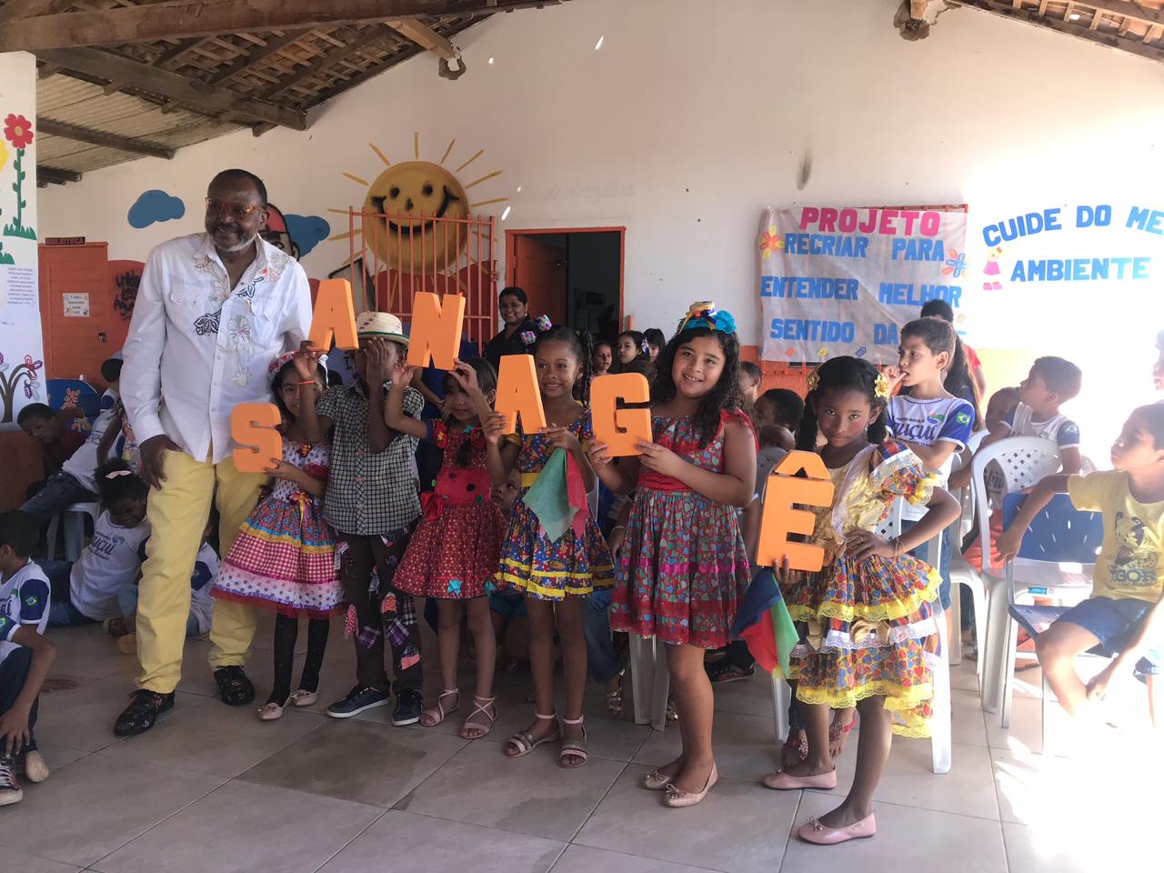 Artista Plástico Sanagê Cardoso prestigia projeto da escola Municipal Água Branca em Uruçuí. - Imagem 1