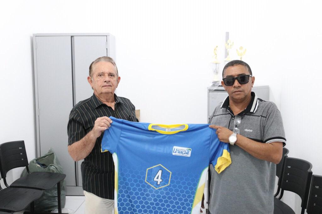 Todo reformado, ginásio é entregue a população Uruçuiense  - Imagem 2