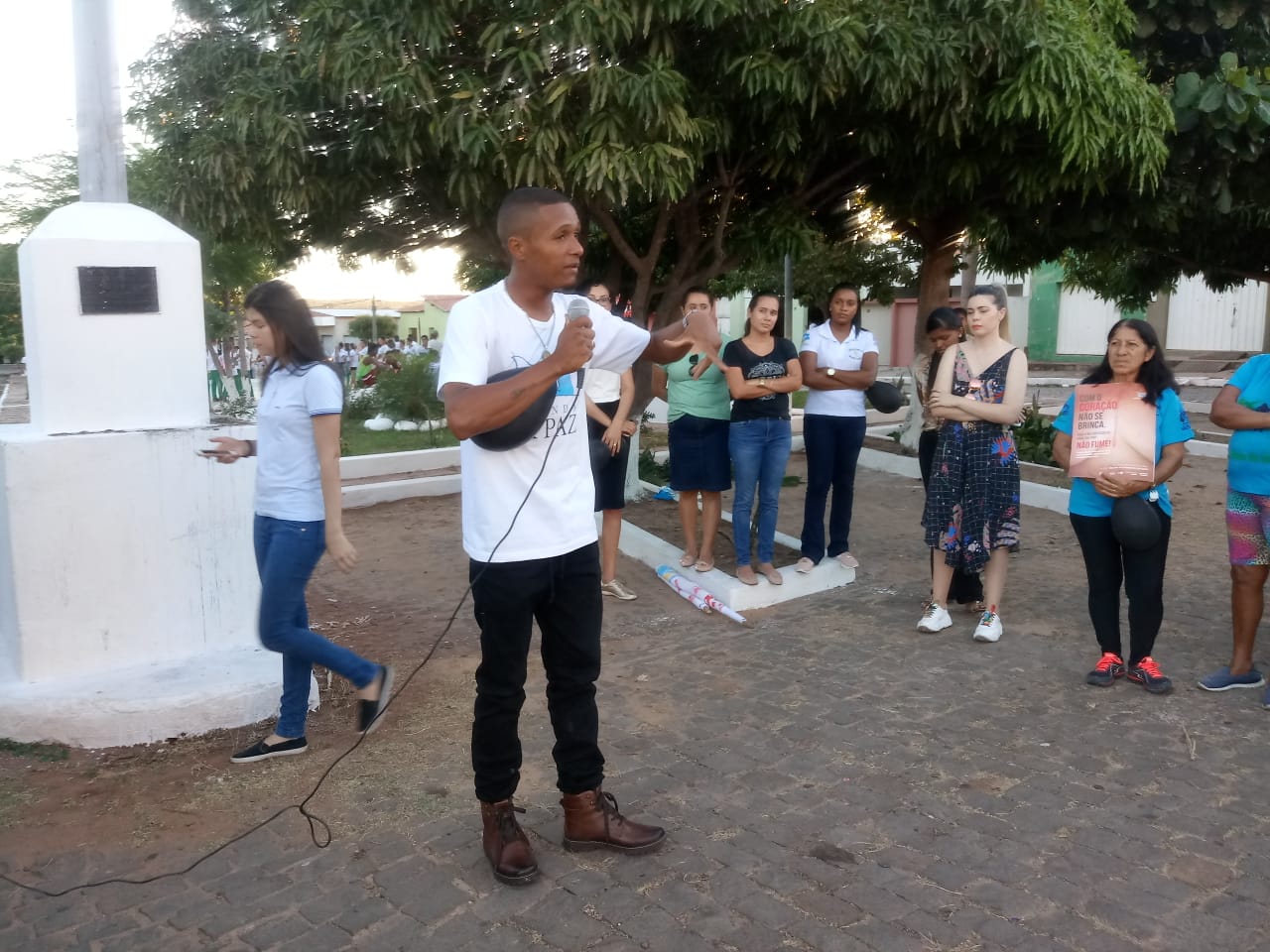 Secretaria Municipal de Saúde por meio do NASF realiza caminhada contra as Drogas em Ipiranga. - Imagem 4