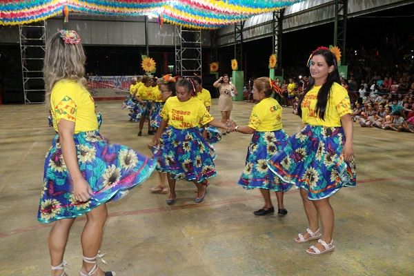 Começou o XXIII Festival Junino de N. S. dos Remédios - Imagem 8