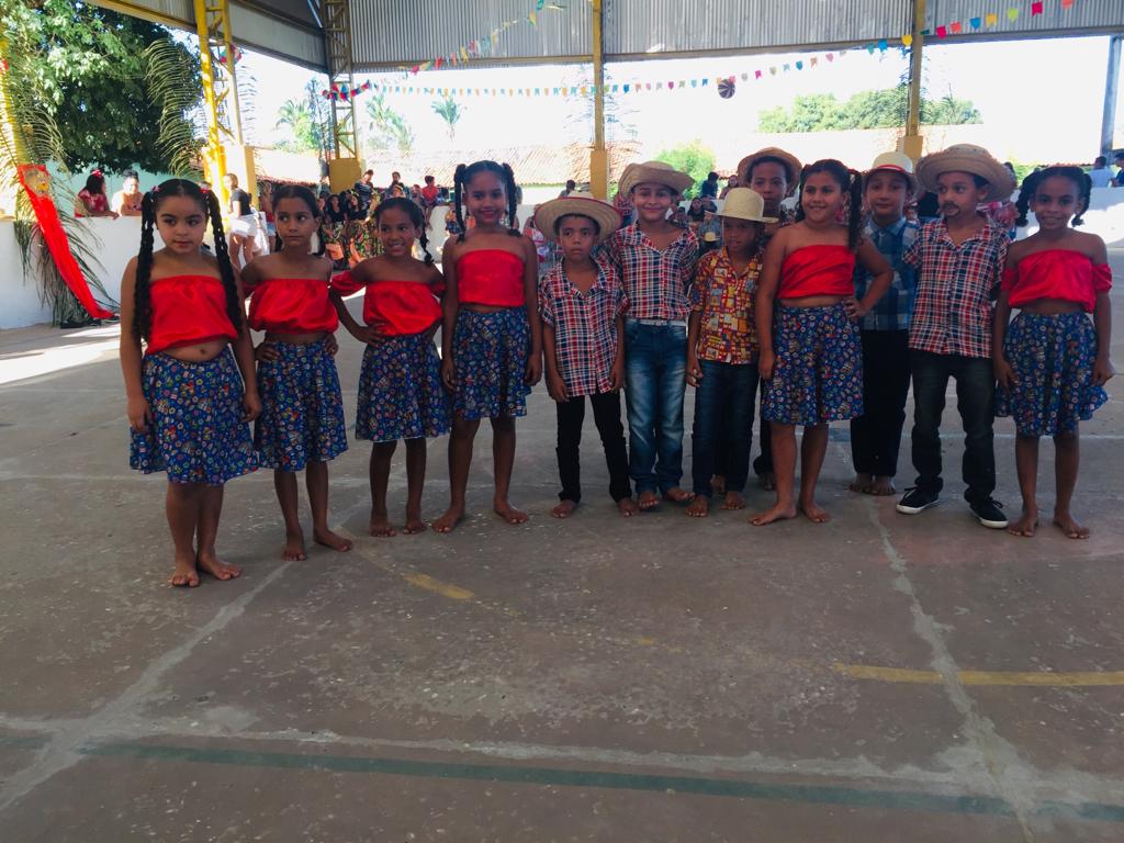 Escola Basílio de Abreu realiza festa caipira com total integração dos alunos  - Imagem 12