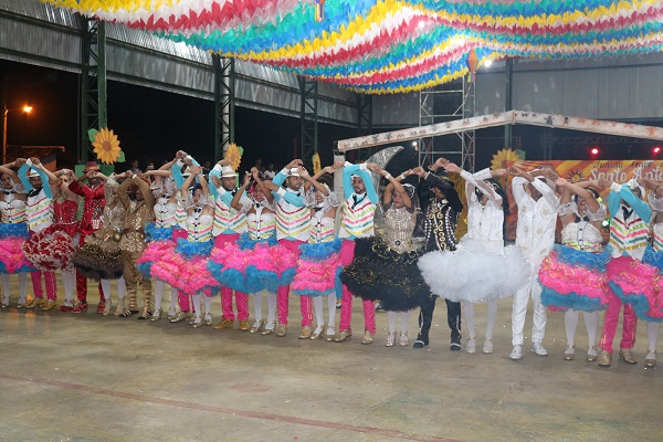 Luar de Santo Antônio e Sanfona Dourada se apresentaram no Festival Junino de N. S. dos Remédios - Imagem 22