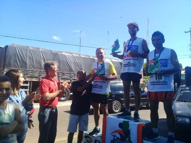 Atletas realizam Primeira Corrida de Picos a Dom Expedito Lopes - Imagem 19