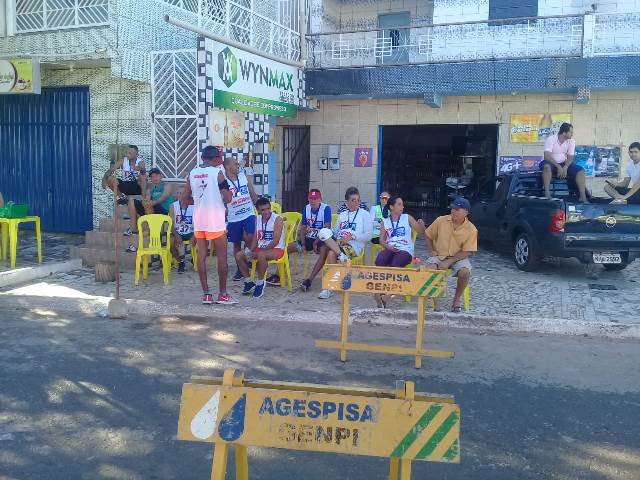 Atletas realizam Primeira Corrida de Picos a Dom Expedito Lopes - Imagem 13