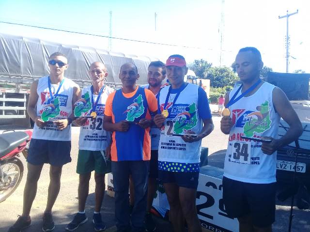 Atletas realizam Primeira Corrida de Picos a Dom Expedito Lopes - Imagem 27