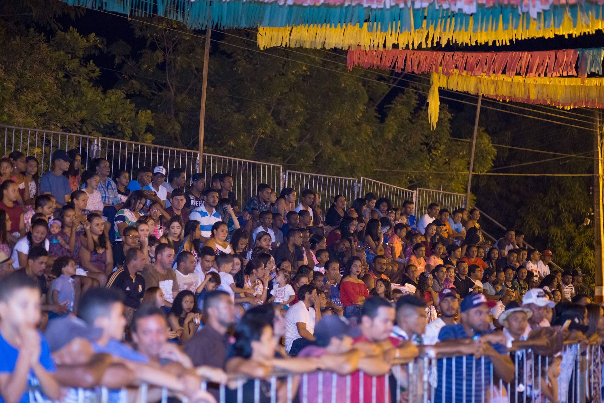 Apresentação das quadrilhas profissionais na Vila Junina de Uruçuí - Imagem 4
