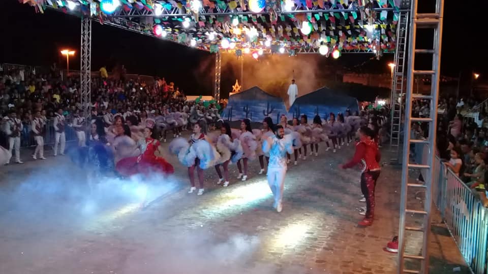 Com criatividade prefeitura de Barras realiza Festival Folclórico  - Imagem 3