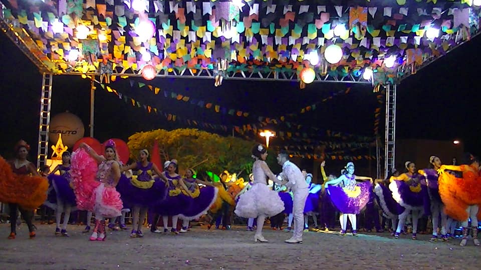 Com criatividade prefeitura de Barras realiza Festival Folclórico  - Imagem 7