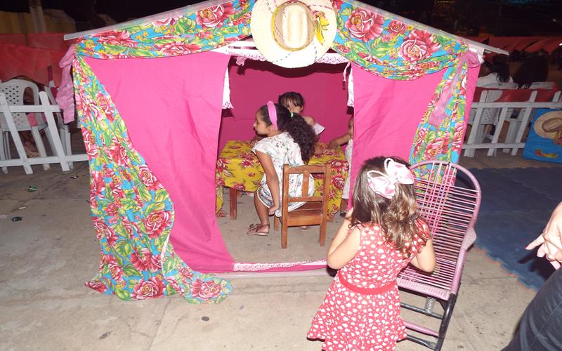 Público prestigia primeira noite do Encontro de Folguedos na Praça Manoel Nogueira Lima  - Imagem 7