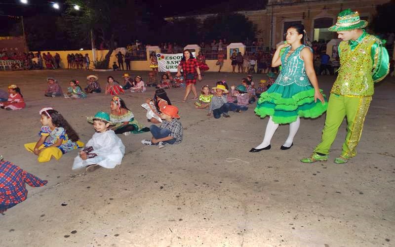 Público prestigia primeira noite do Encontro de Folguedos na Praça Manoel Nogueira Lima  - Imagem 51