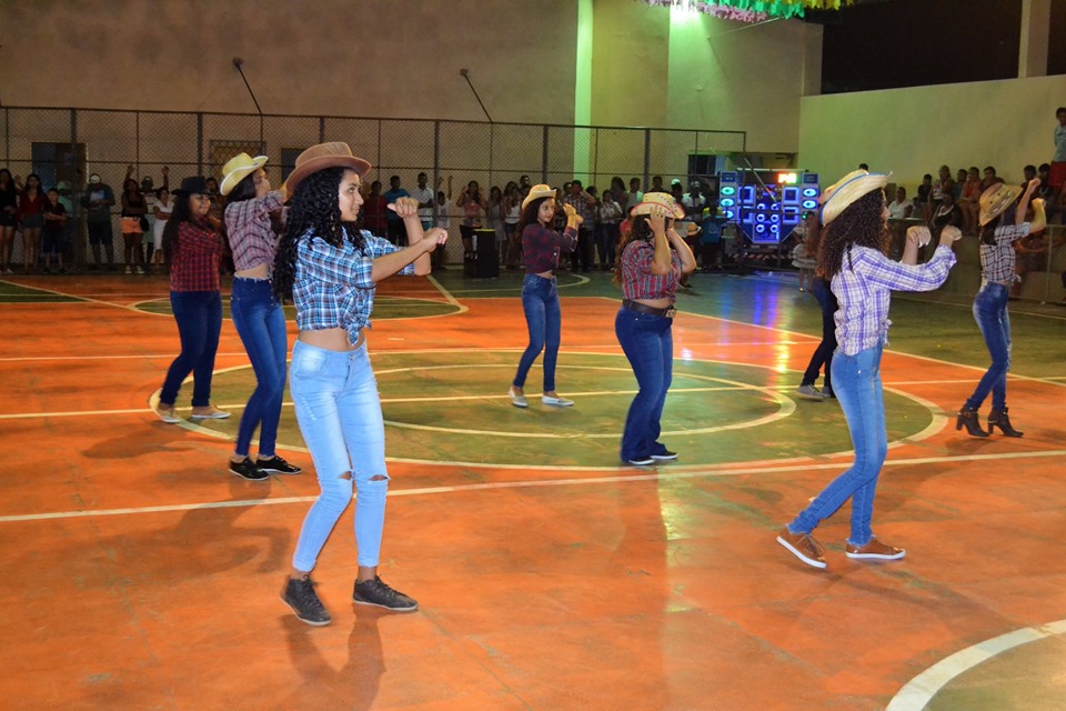 Prefeitura municipal realiza a primeira noite do arraiá da cidade de Joaquim Pires - Imagem 77