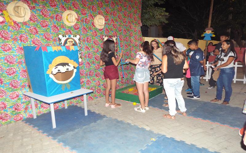 Público prestigia primeira noite do Encontro de Folguedos na Praça Manoel Nogueira Lima  - Imagem 9