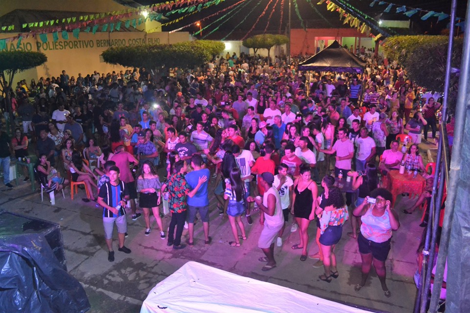 Prefeitura municipal realiza a primeira noite do arraiá da cidade de Joaquim Pires - Imagem 85