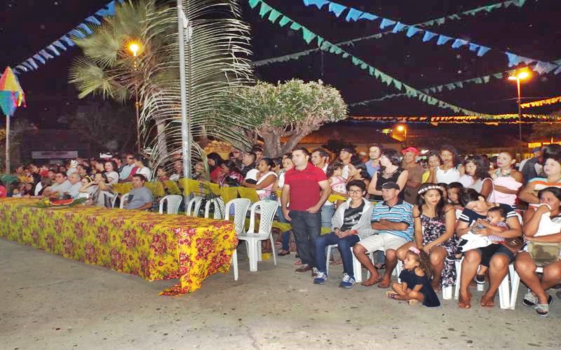 Público prestigia primeira noite do Encontro de Folguedos na Praça Manoel Nogueira Lima  - Imagem 28