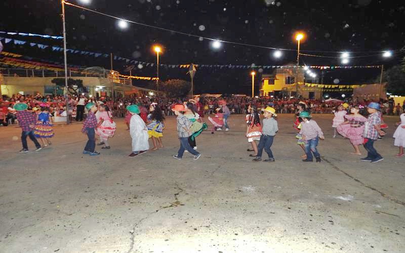 Público prestigia primeira noite do Encontro de Folguedos na Praça Manoel Nogueira Lima  - Imagem 47