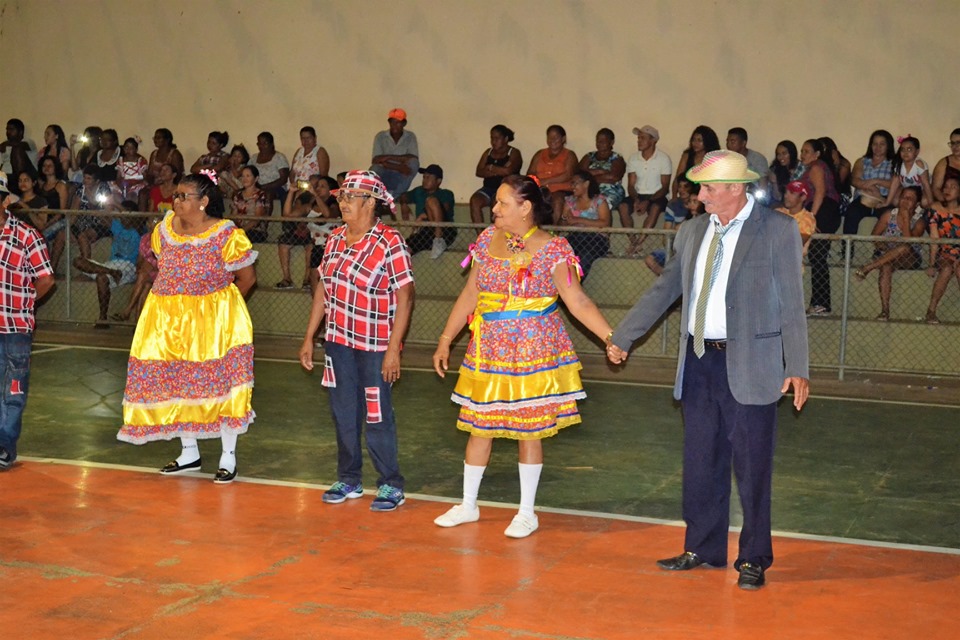 Prefeitura municipal realiza a primeira noite do arraiá da cidade de Joaquim Pires - Imagem 68